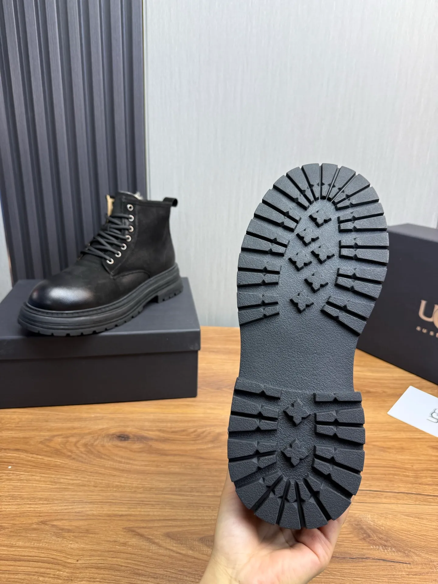 Factory price 680💰 [UGG] Men's hot winter warm boots🐑Simple and fashionable design, cowhide➕comfortable and warm wool lining. Soft and comfortable to wear, good warmth retention, and excellent foot feel. Regular size 38-45